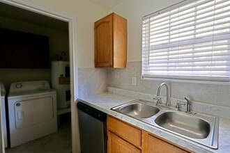 3408 Green Briar Cir in Gulf Breeze, FL - Building Photo - Building Photo