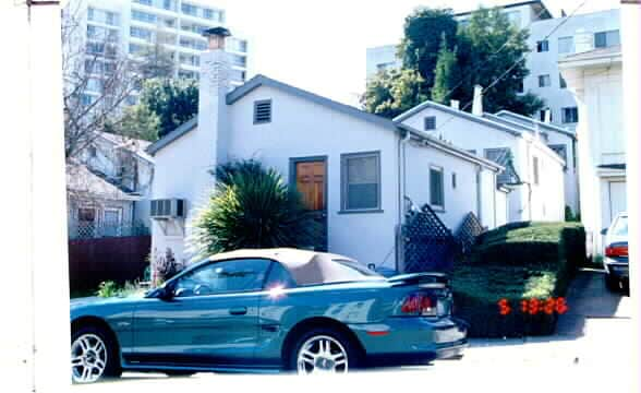 329 Perkins St in Oakland, CA - Building Photo