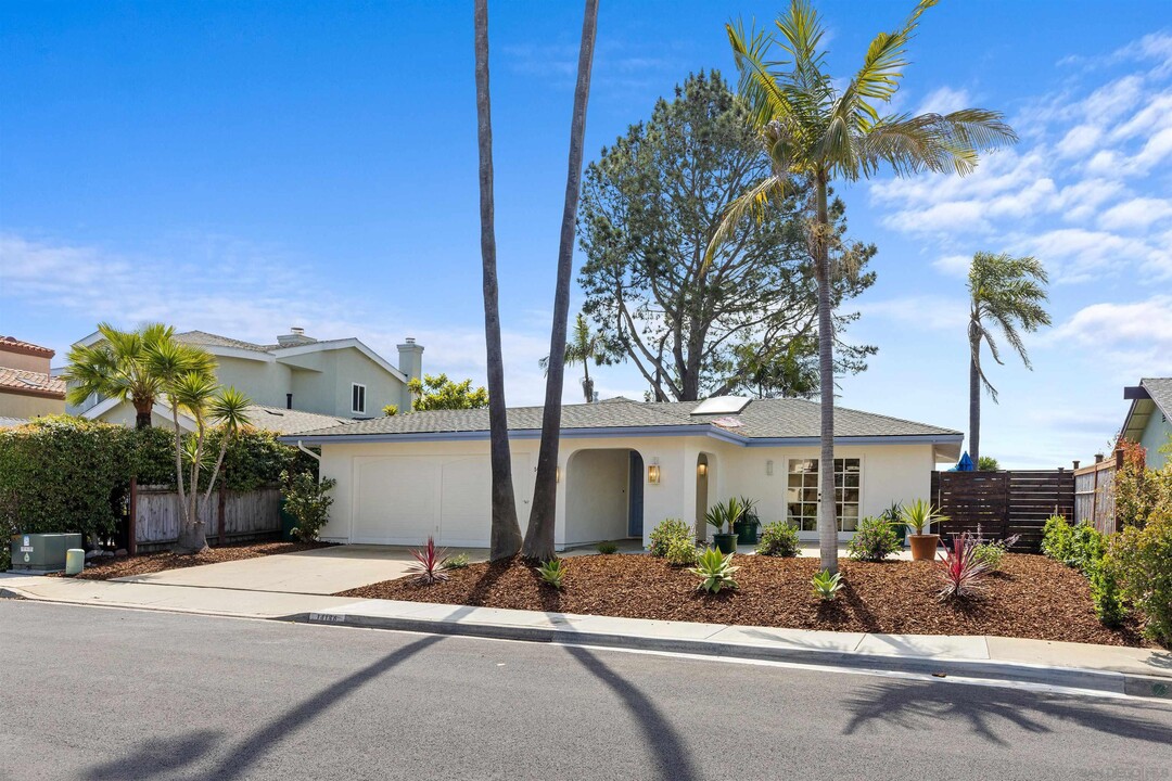 14186 Half Moon Bay Dr in Del Mar, CA - Foto de edificio