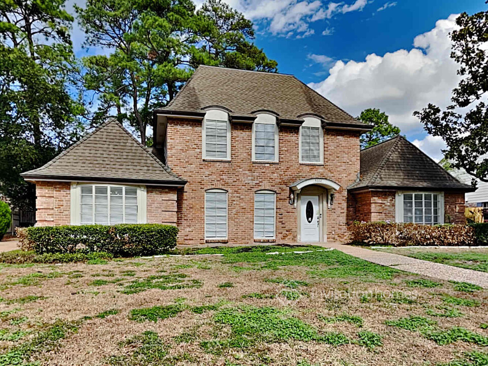 5602 Pebble Springs Dr in Houston, TX - Building Photo