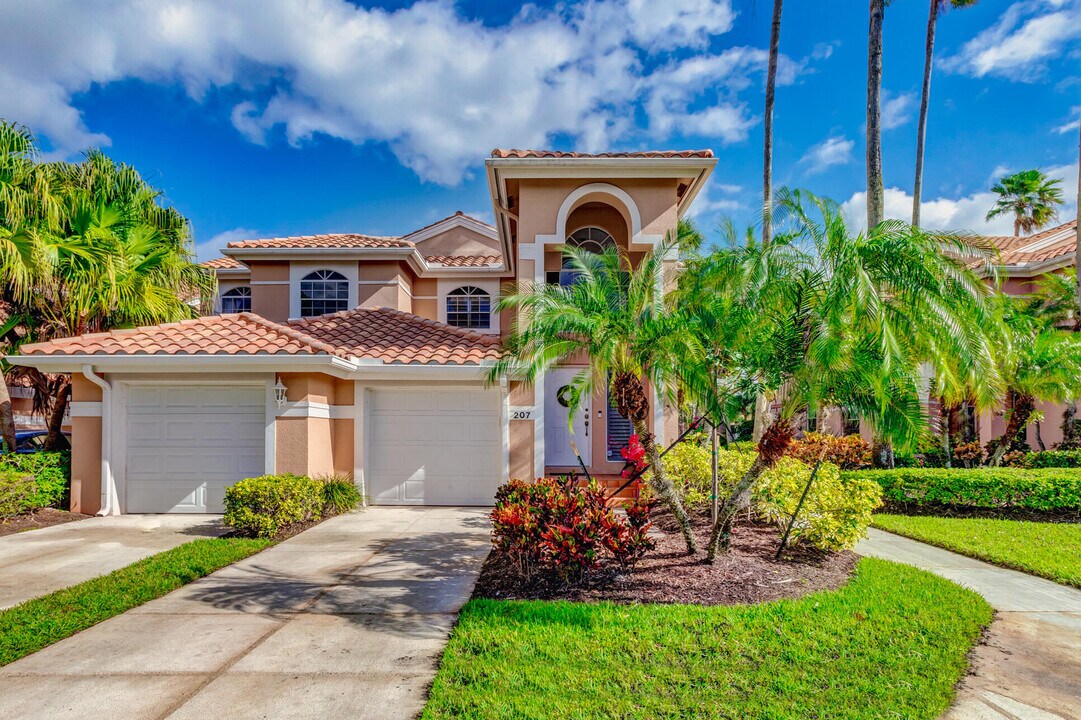 207 Legendary Cir in Palm Beach Gardens, FL - Building Photo