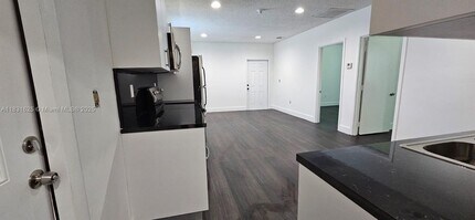 11700 SW 220th St in Miami, FL - Building Photo - Building Photo