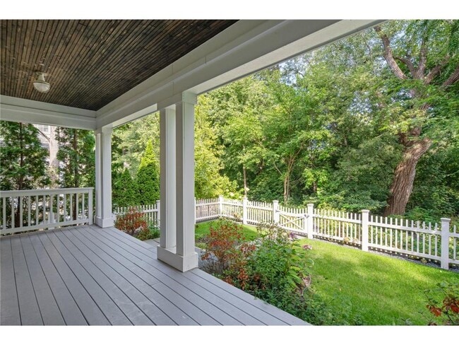 property at 2820 W Lake of the Isles Pkwy