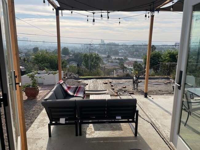 1233 Atwood St in Los Angeles, CA - Building Photo - Building Photo