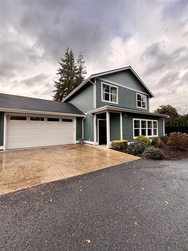 529 Ball St in Sedro Woolley, WA - Building Photo - Building Photo