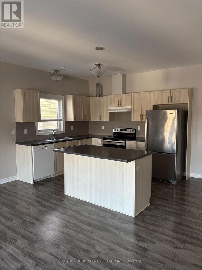 1803 River Rd W in Wasaga Beach, ON - Building Photo - Building Photo