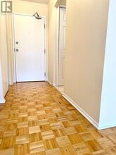 260 Brittany Dr in Ottawa, ON - Building Photo - Building Photo