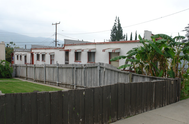 551 N Mill St in Santa Paula, CA - Building Photo - Building Photo