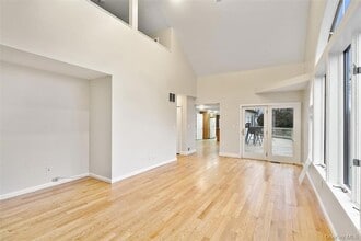 17 Valley Dr in Salisbury Mills, NY - Building Photo - Building Photo