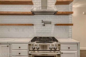 817 Majestic Oak St in Las Vegas, NV - Building Photo - Building Photo
