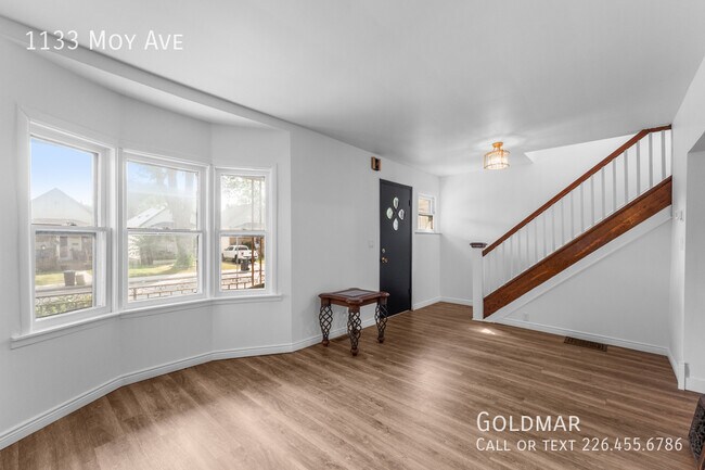 1133 Moy Ave in Windsor, ON - Building Photo - Building Photo