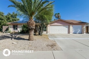 4924 W Villa Rita Dr in Glendale, AZ - Building Photo