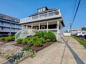 606 Beach Ave, Unit 3 in Bradley Beach, NJ - Building Photo - Building Photo