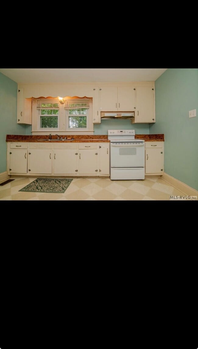 209 Long Cir in Roanoke Rapids, NC - Building Photo - Building Photo