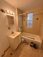 10 Bucknam St, Unit 1 in Boston, MA - Foto de edificio - Building Photo