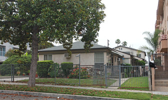 504-508 E Valencia Ave in Burbank, CA - Building Photo