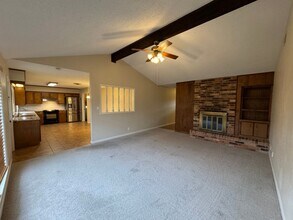 206 Timberlane Dr in Victoria, TX - Building Photo - Building Photo