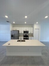 1076 SE 2nd St in Florida City, FL - Building Photo - Building Photo