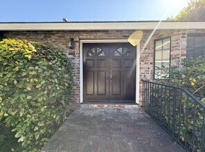 1452 Kentfield Ave in Redwood City, CA - Building Photo - Building Photo