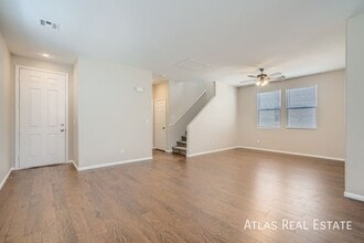 3975 Silver Strike Ct in Las Vegas, NV - Building Photo - Building Photo