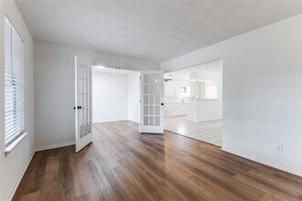 10535 Chesterton Dr in Dallas, TX - Building Photo - Building Photo