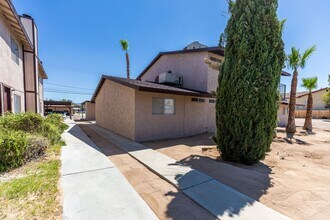 645 E Ridgecrest Blvd, Unit 645 E Ridgecrest Blvd - Apt A in Ridgecrest, CA - Building Photo - Building Photo