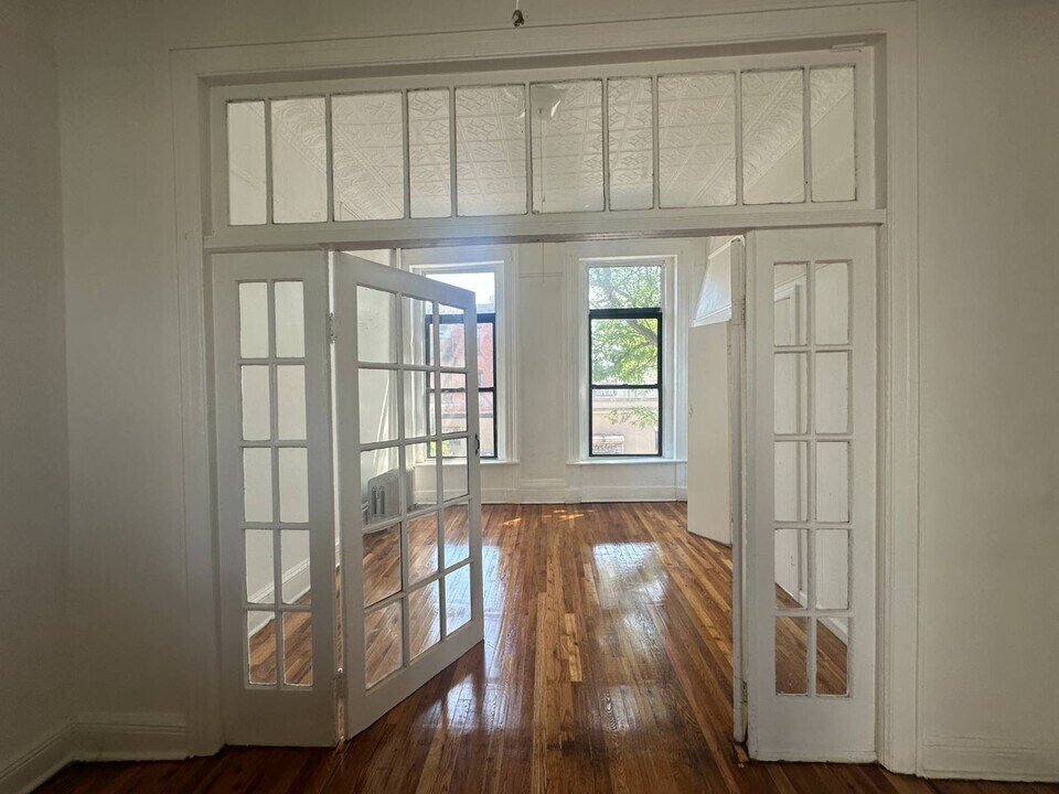 33 Woodhull St in Brooklyn, NY - Building Photo