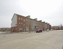 14064-14110 N Lakeside Blvd N in Shelby Township, MI - Building Photo