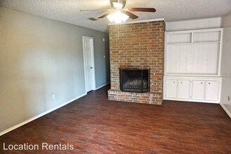 6603 Elkhart Ave in Lubbock, TX - Foto de edificio - Building Photo