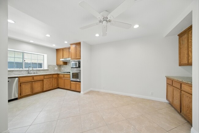 359 N Pennsylvania Ave in Glendora, CA - Building Photo - Building Photo