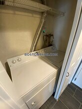 80 Foster St-Unit -308 in Peabody, MA - Building Photo - Building Photo