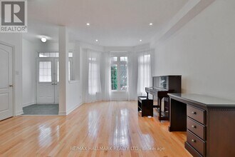 15 Briarglen Rd in Markham, ON - Building Photo - Building Photo