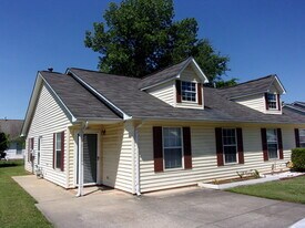1067 Farm Pond Ln in Rock Hill, SC - Building Photo