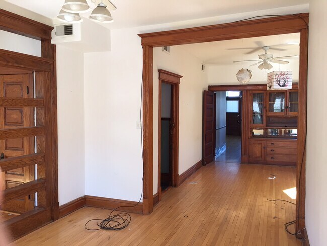 2523 California N Ave, Unit 1 in Chicago, IL - Building Photo - Building Photo