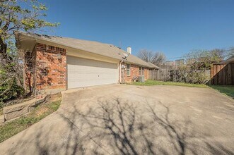 5720 Hilton Head Dr in North Richland Hills, TX - Building Photo - Building Photo