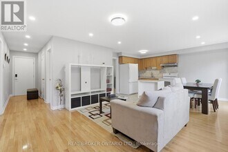 2 Sir Jacobs Crescent in Brampton, ON - Building Photo - Building Photo