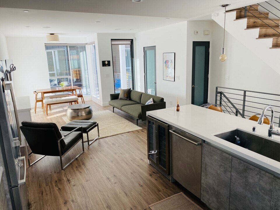 7197 Formosa Fusion Ct in Los Angeles, CA - Building Photo