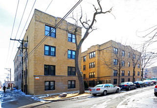 2958 W Montrose Ave in Chicago, IL - Building Photo - Building Photo