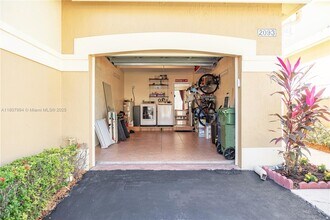 2093 Pasa Verde Ln in Weston, FL - Building Photo - Building Photo