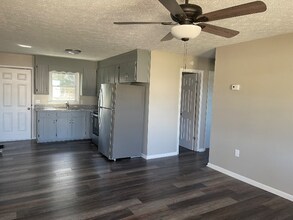 305 Houseal St in Cedartown, GA - Building Photo - Building Photo