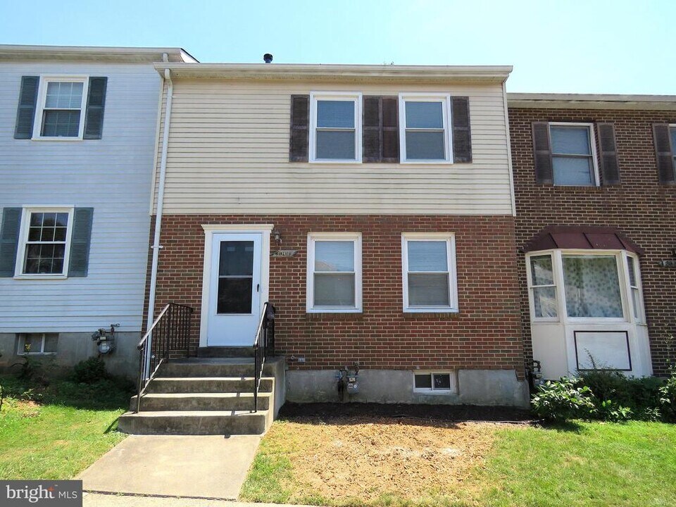 3013 Hickory Grove Ct in Fairfax, VA - Building Photo