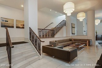 758 N Larrabee St-Unit -CUSTOM 1 BD PENTHOUS in Chicago, IL - Building Photo - Building Photo