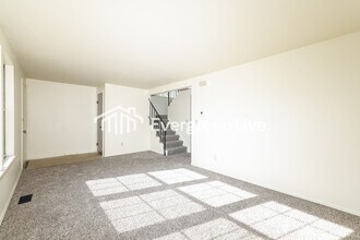 7673 Mt Hood in Huber Heights, OH - Building Photo - Building Photo