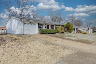 1435 Willowbrook Dr in Florissant, MO - Building Photo - Building Photo