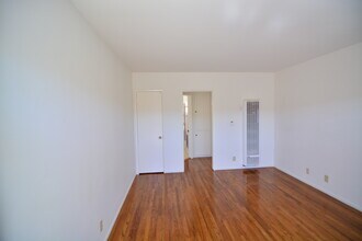 1001 Hill St, Unit U-6 in Santa Monica, CA - Building Photo - Building Photo