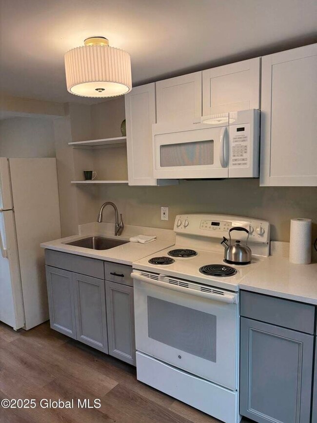 56 Van Buren St in Ballston Spa, NY - Building Photo - Building Photo