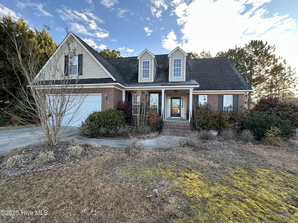 103 Camberly Ln in Aberdeen, NC - Building Photo