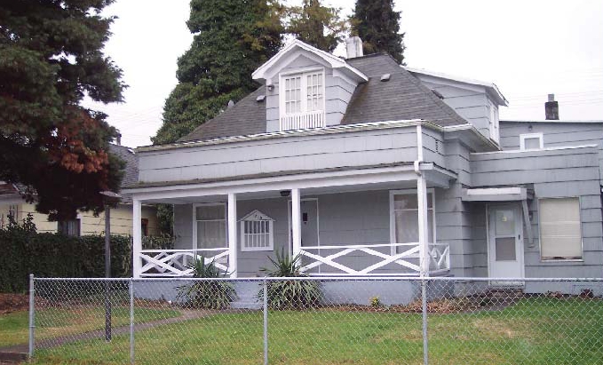 1003 N Tower Ave in Centralia, WA - Building Photo