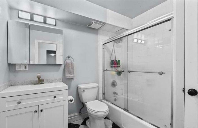 130 Colonial Pkwy in Yonkers, NY - Building Photo - Building Photo