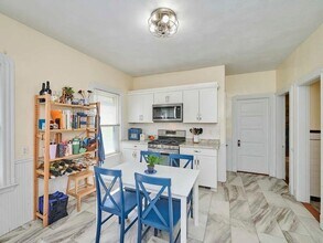 48 Wordsworth St, Unit 1 in Boston, MA - Foto de edificio - Building Photo